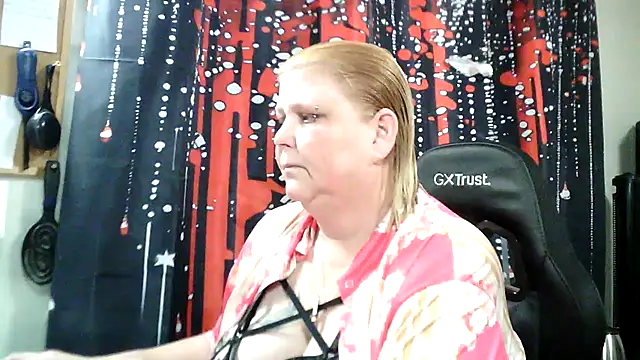 Sylviastar46 live cam on StripChat