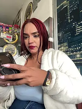 Sara-77 live sex cam