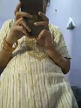 indiandesilive live sex cam