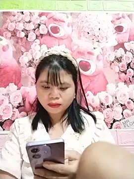 Xuka_lyss live cam on StripChat