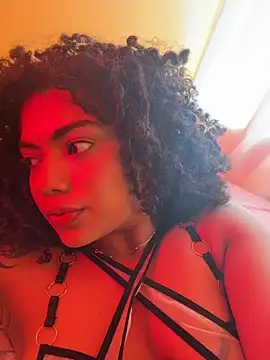 Morenayaa live cam on StripChat
