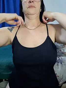 Camilegaucha live cam on StripChat