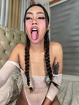 Innocent_yanixx69 live sex cam