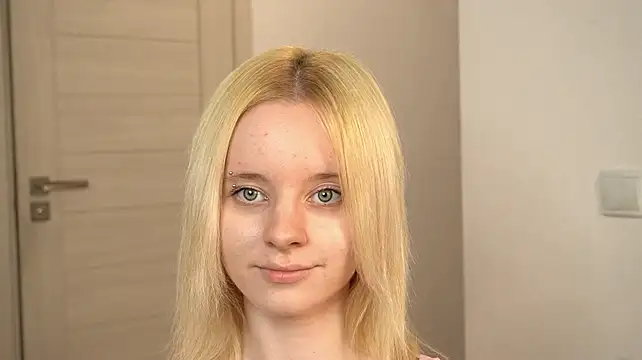 quake_123 live cam on StripChat