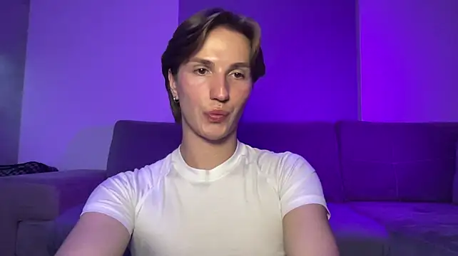LeoWild1 live cam on StripChat