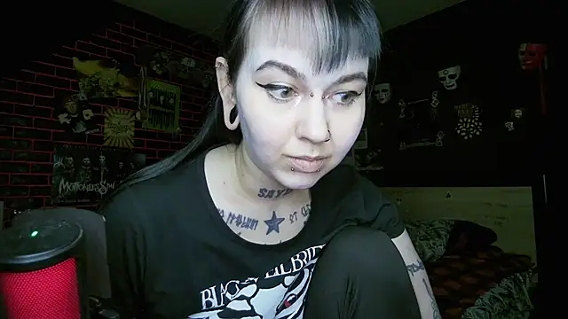 MessalinaOfficial live cam on StripChat