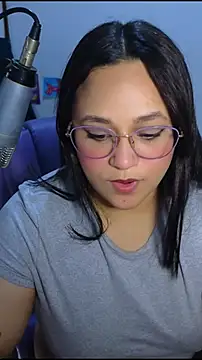Luciernaga18 live cam on StripChat