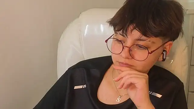 Nathaly_ds live cam on StripChat