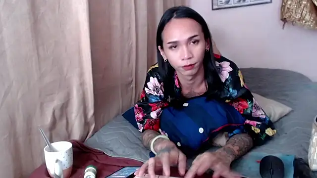 NathalieMea live cam on StripChat