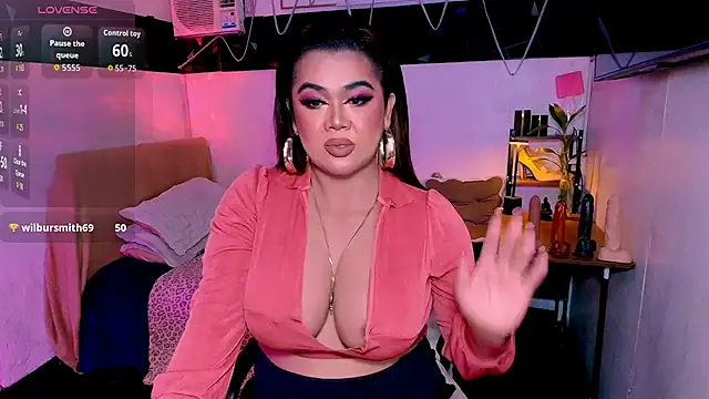 asiankatyhuge live cam on StripChat