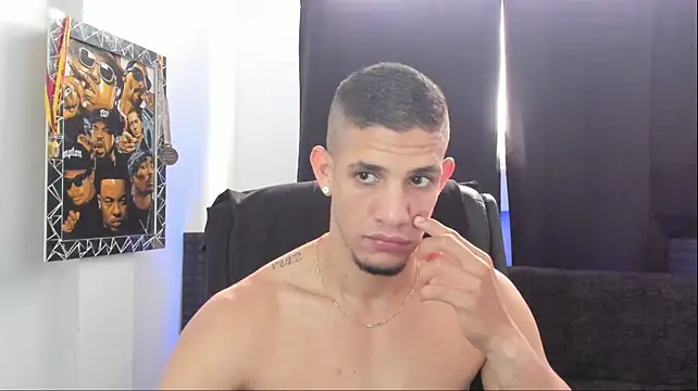 jhonnysnow17 live cam on StripChat