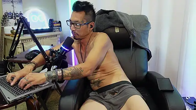 Ghost11_11 live cam on StripChat