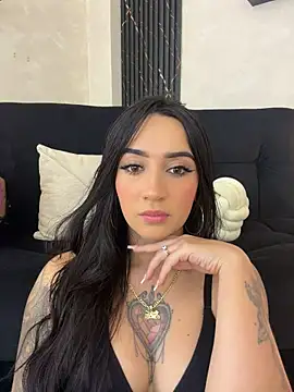 EmmyEvans1 live cam on StripChat