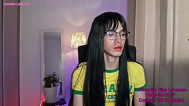 Andy_Roses live cam on StripChat