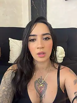 EmmyEvans1 live cam on StripChat