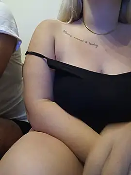 touota22 live cam on StripChat