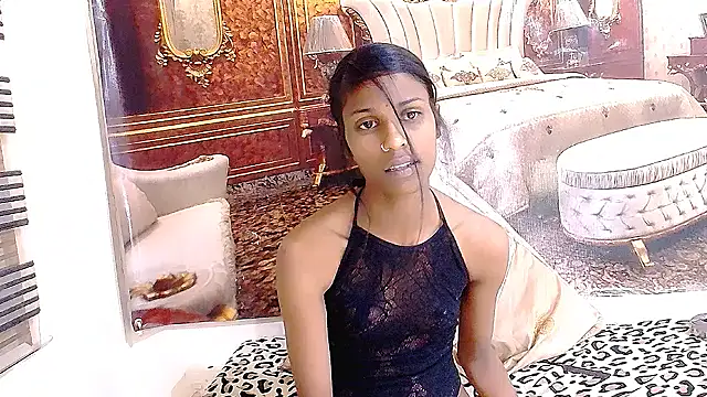 IndianSilkySpice live cam on StripChat