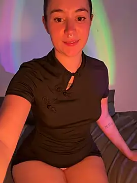 SavannahNoire live cam on StripChat