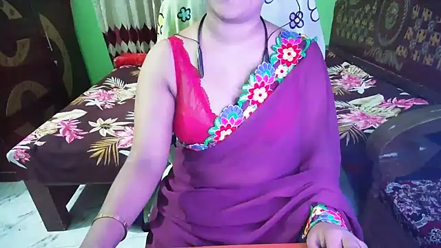 BengaliQueenStar live cam on StripChat