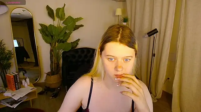 CelestineMauriac live cam on StripChat