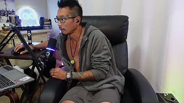 Ghost11_11 live cam on StripChat