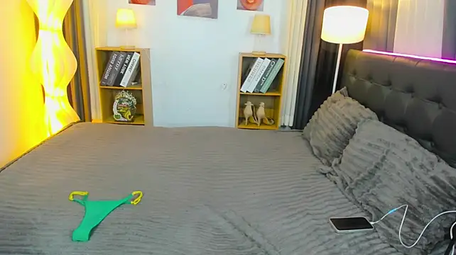 Naughty_Jessie live sex cam