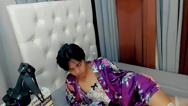 davincihugecock live cam on StripChat
