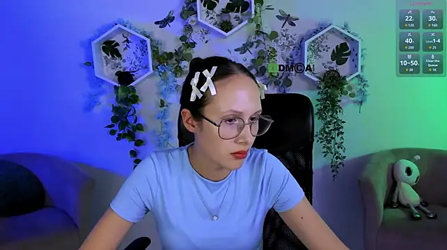mona_cloud live cam on StripChat