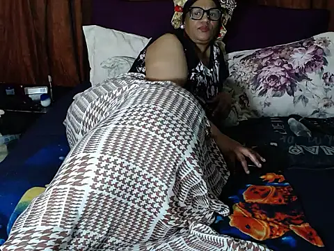 Naughtymatureds live cam on StripChat