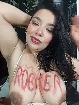 Urfavlatina live cam on StripChat