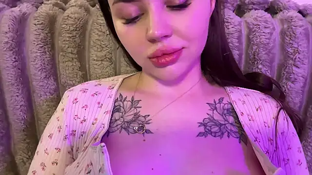 AlmaryKim live cam on StripChat