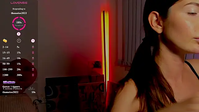 Andrea_Blossom live cam on StripChat