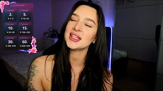Veronica_Larsson live cam on StripChat