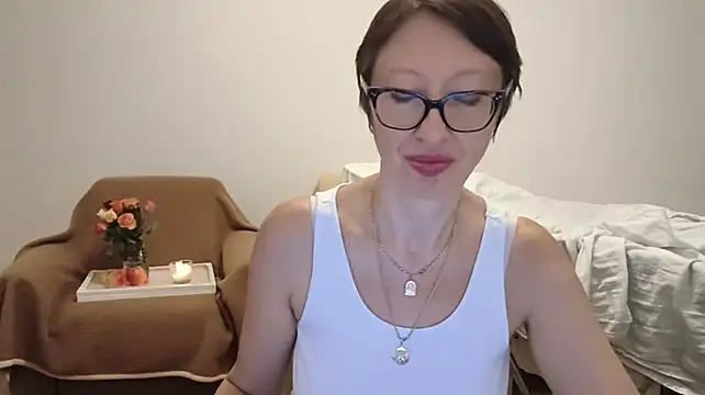 BellaRose_2020 live cam on StripChat