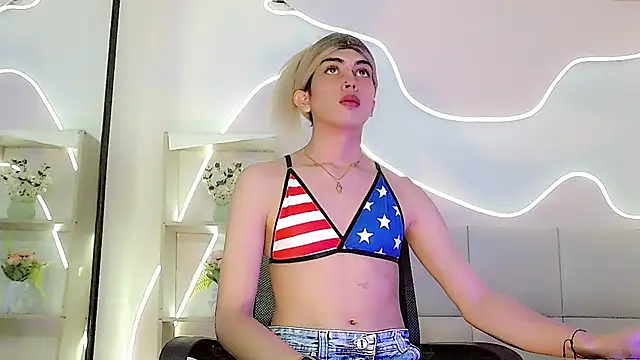 Daniela_Pink_ live cam on StripChat