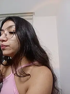 Aby_Moreau live cam on StripChat