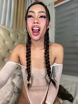 Innocent_yanixx69 live cam on StripChat