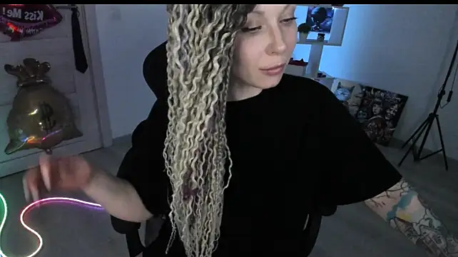 HoneySallyMoore live cam on StripChat