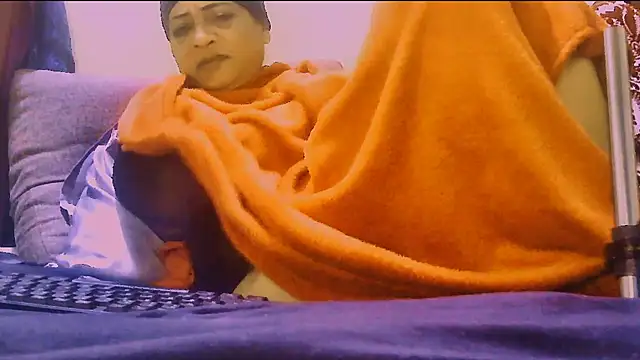 NuttingClone live cam on StripChat