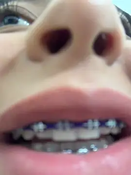 Mia_roussee_ live sex cam