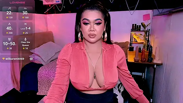 asiankatyhuge live cam on StripChat