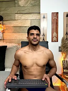 anddy_white live cam on StripChat
