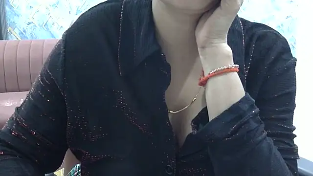 zoyaa-sexy live cam on StripChat