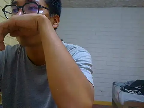 Marioeso live cam on StripChat