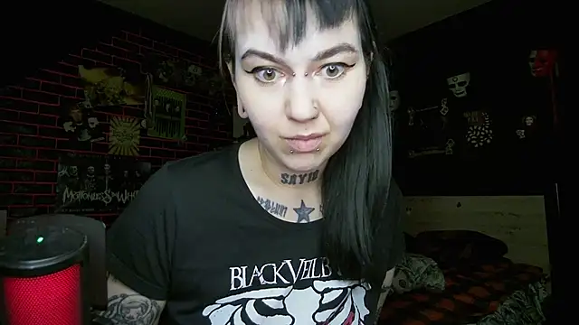 MessalinaOfficial live cam on StripChat