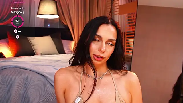LunaNight live cam on StripChat