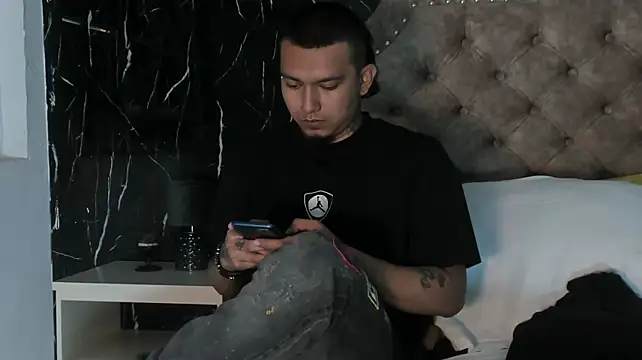_cannabitch live cam on StripChat