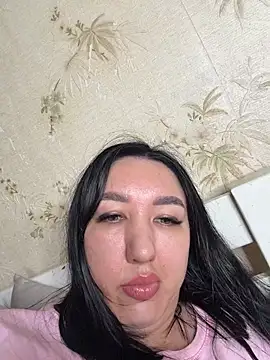 Naughtbaby_2025 live cam on StripChat