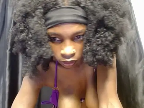 Pussyxjuicy1 live cam on StripChat