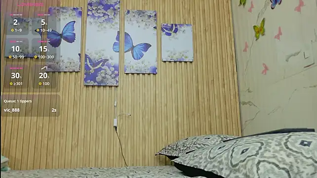 Moonceleste live cam on StripChat